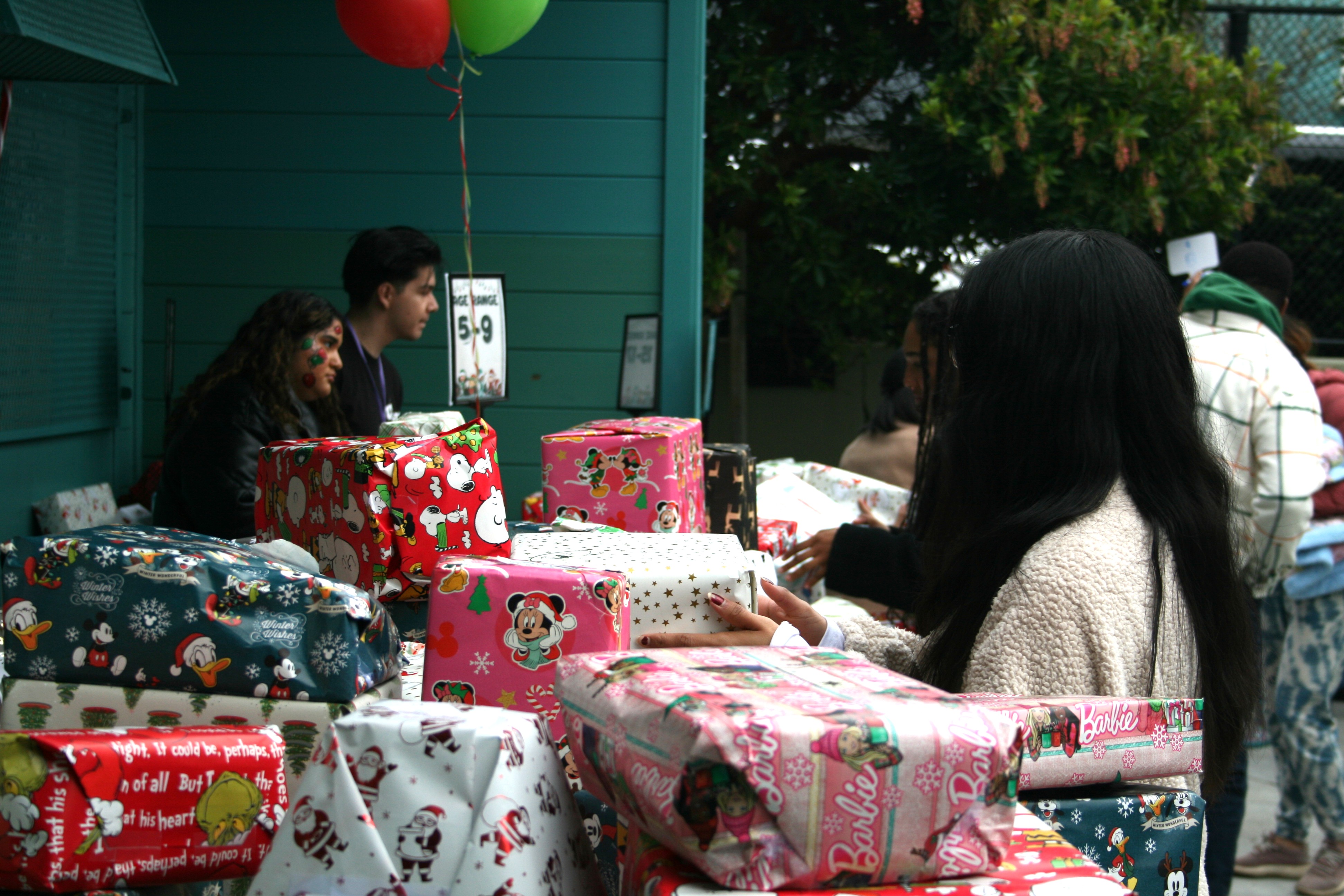 2024 Holiday - gifts