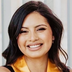 Jennifer Luviano Flores